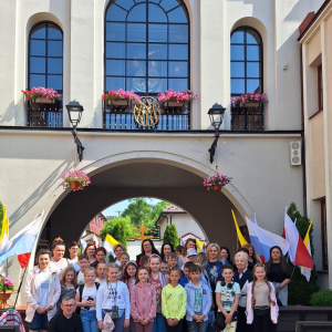 Pielgrzymi w Sanktuarium Matki Bożej Ostrobramskiej w Skarżysku Kamiennej