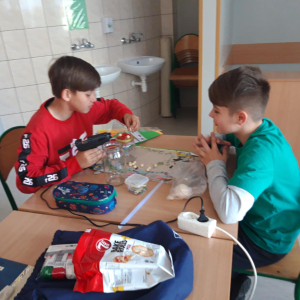  Zajęcia ekologiczne "Coś z niczego" 