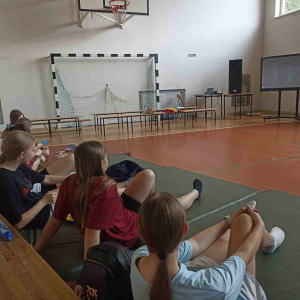 Wieczór filmowy w szkole