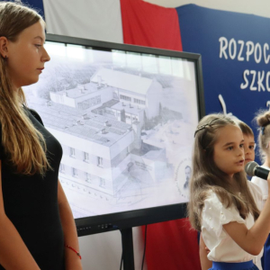 Rozpoczęcie nowego roku szkolnego w Szkole Podstawowej w Łosieniu