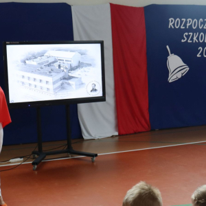 Rozpoczęcie nowego roku szkolnego w Szkole Podstawowej w Łosieniu