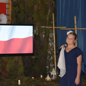 “Ojczyzna w pieśni zaklęta” - Wieczornica Patriotyczna w szkole w Łosieniu