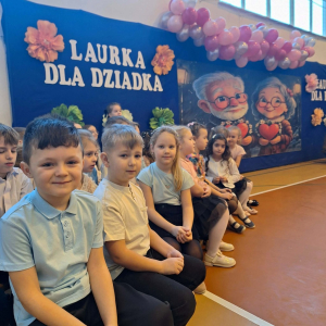 Wyjątkowe spotkanie pełne miłości – Dzień Babci i Dziadka w naszej szkole!  