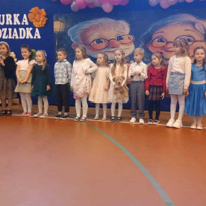 Wyjątkowe spotkanie pełne miłości – Dzień Babci i Dziadka w naszej szkole!  