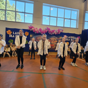 Wyjątkowe spotkanie pełne miłości – Dzień Babci i Dziadka w naszej szkole!  