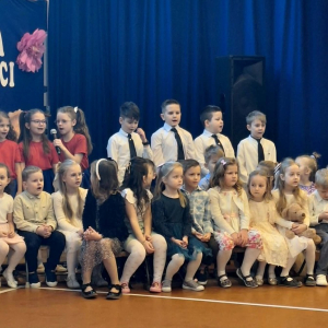 Wyjątkowe spotkanie pełne miłości – Dzień Babci i Dziadka w naszej szkole!  