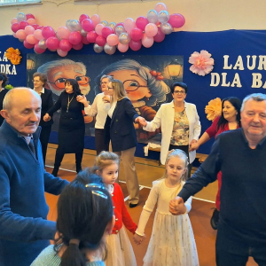 Wyjątkowe spotkanie pełne miłości – Dzień Babci i Dziadka w naszej szkole!  