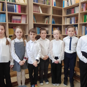 Pasowanie na Czytelnika uczniów klasy pierwszej