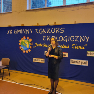 Pani Dyrektor Anna Oleś podczas XX Gminnego Konkursu Ekologicznego 